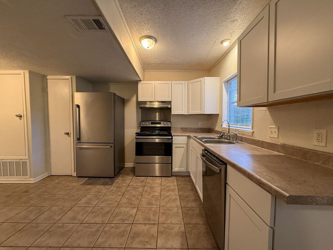 5820 Sanders Ave #T - Photo 4 of 18