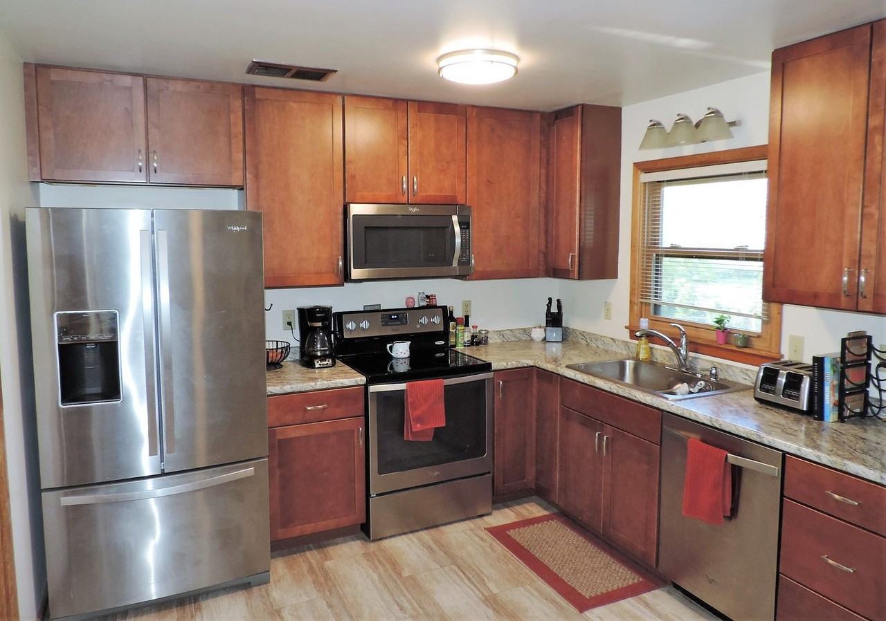 429 Crestview Ave - Photo 6 of 30