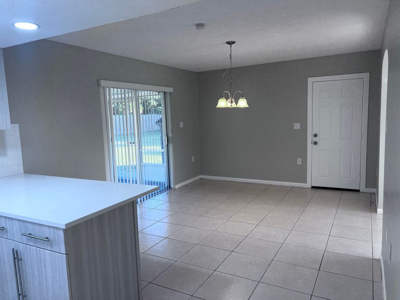 5800 Killarney Ave - Photo 6 of 8