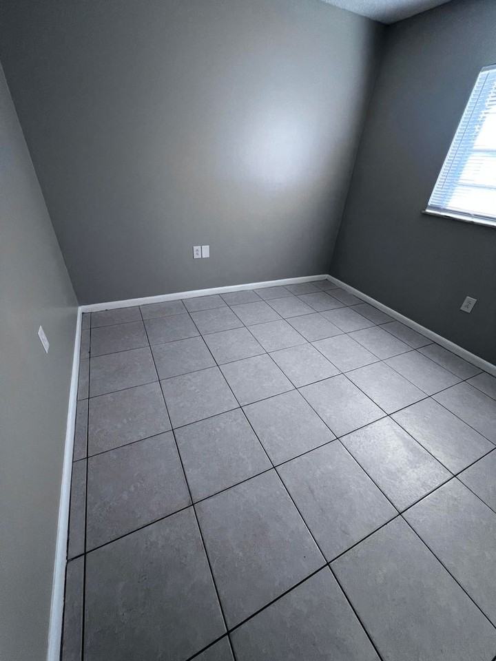 5800 Killarney Ave - Photo 7 of 8