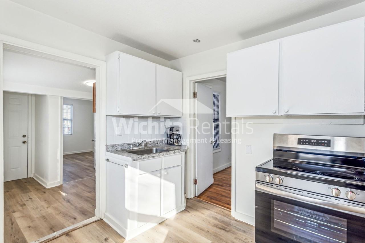 533 S Meridian Ave - Photo 7 of 12