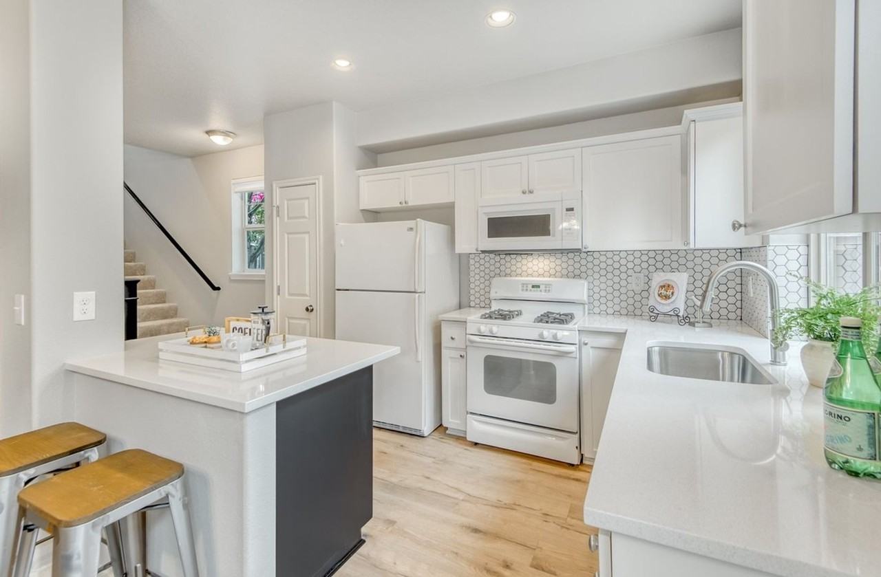 16195 Sw Holland Ln - Photo 3 of 21