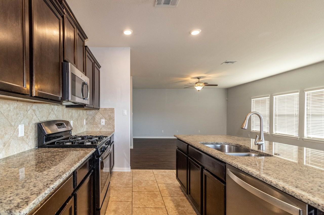 529 Cerrito Cv - Photo 6 of 50