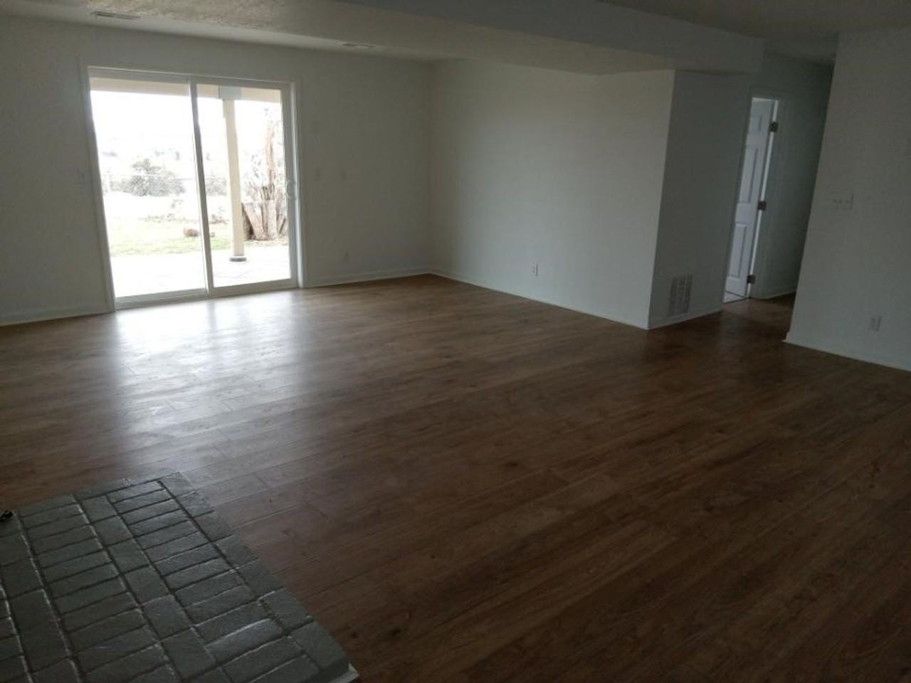 586 Ne Bean Dr - Photo 2 of 15