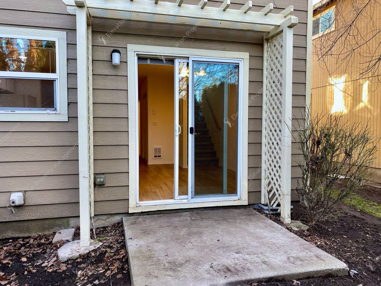 1937 Sw Canyon Dr - Photo 3 of 40