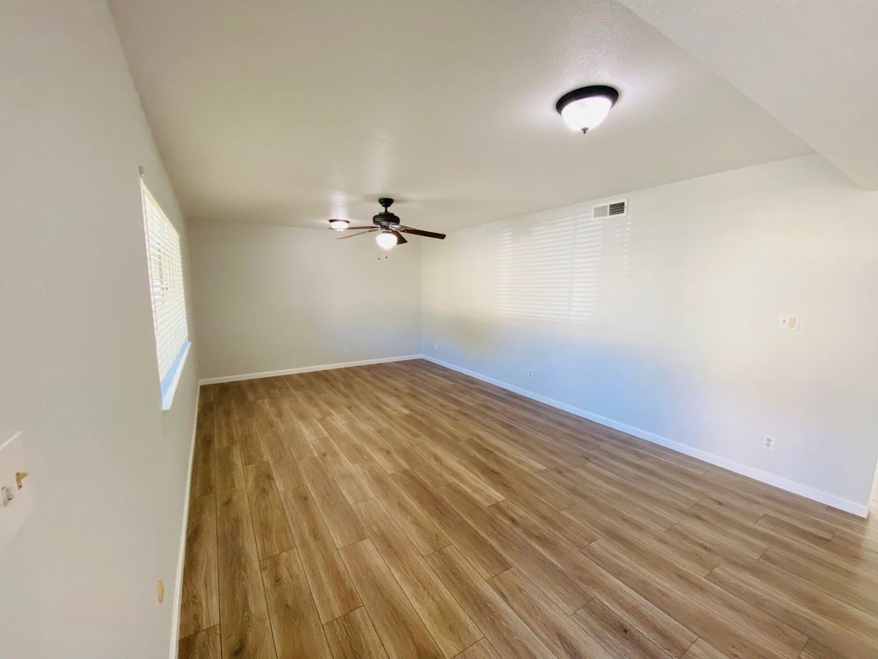 6801 Trudy Way - Photo 3 of 20