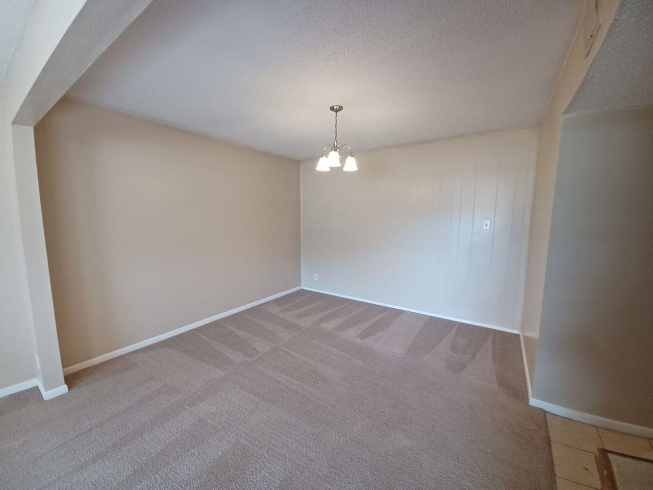 1293 Colonial Pkwy - Photo 4 of 18