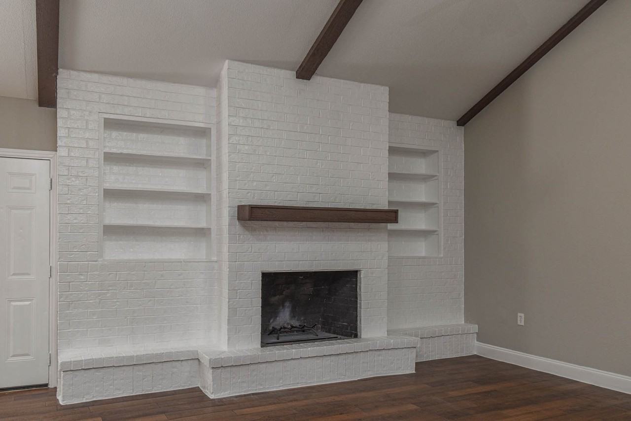 1102 Newport Blvd - Photo 5 of 21