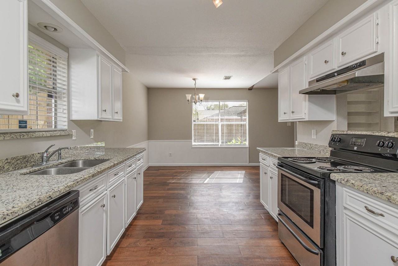 1102 Newport Blvd - Photo 7 of 21