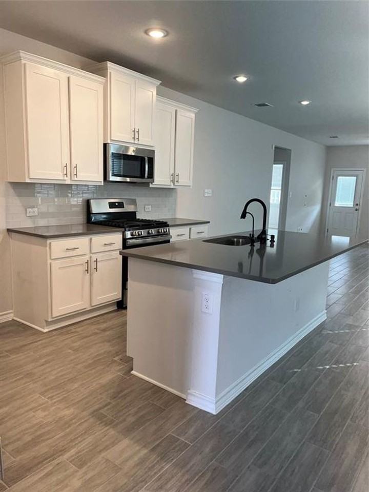 173 Nettletree Dr - Photo 4 of 18