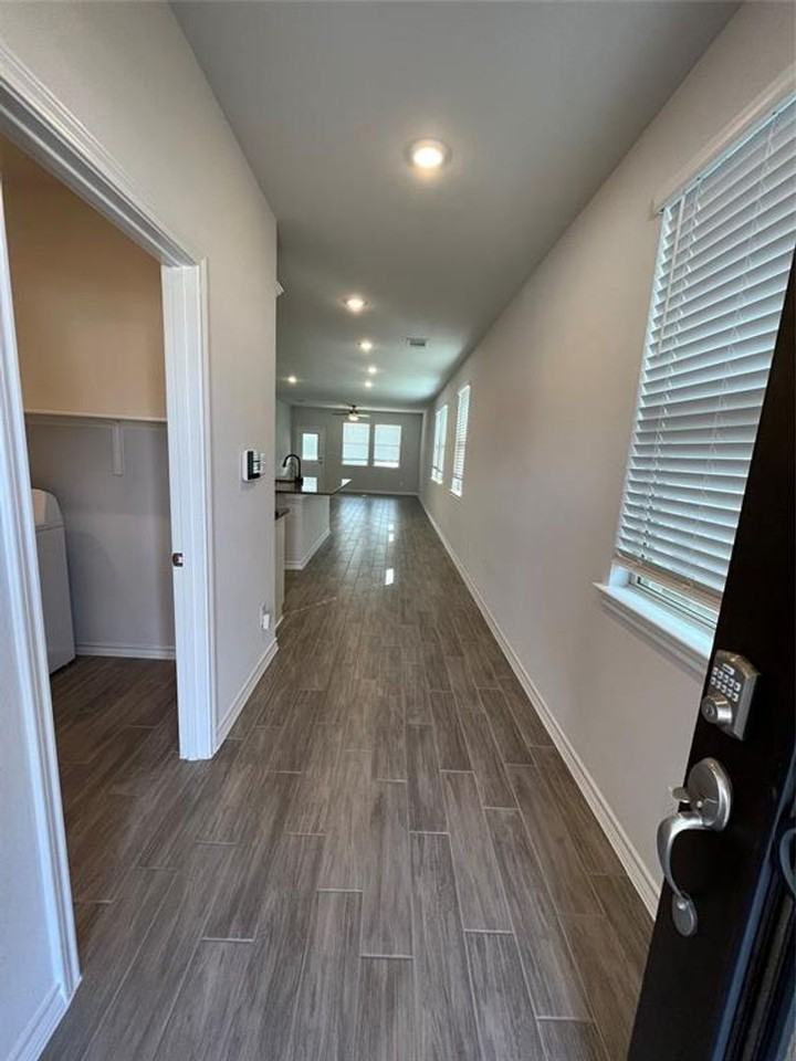 173 Nettletree Dr - Photo 2 of 18