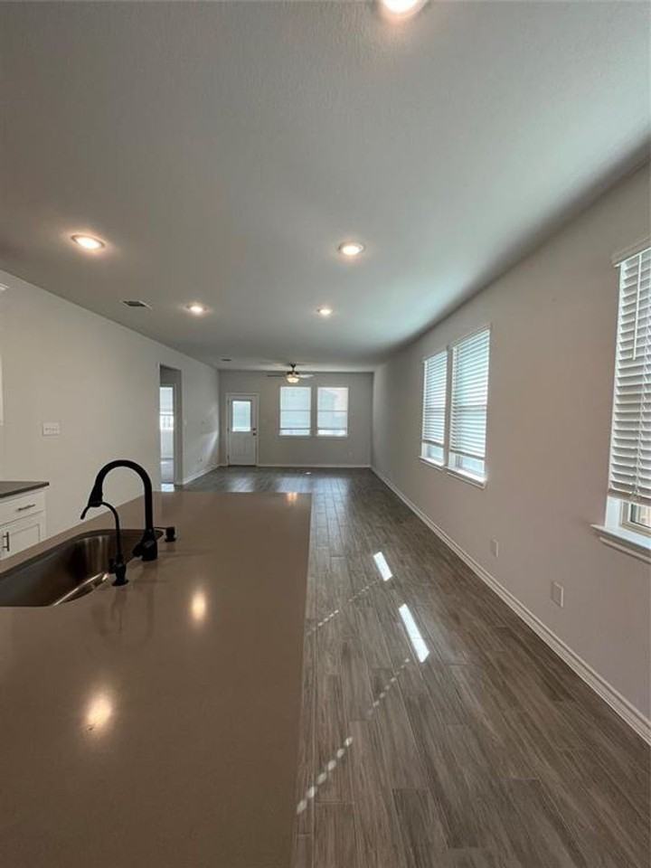 173 Nettletree Dr - Photo 3 of 18