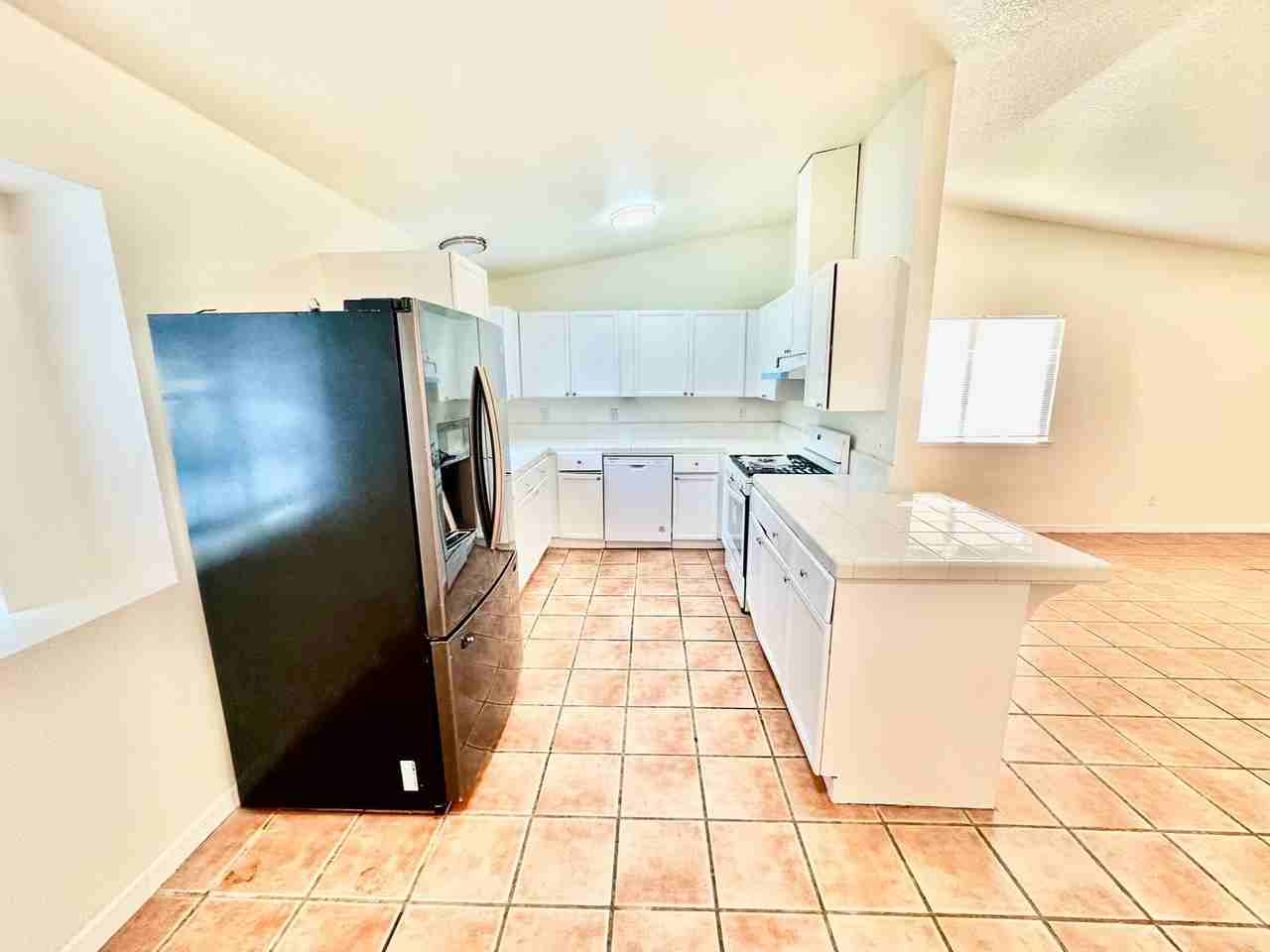 2363 Sierra View St - Photo 7 of 21