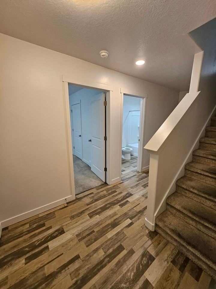 1506 S 615 W - Photo 3 of 47