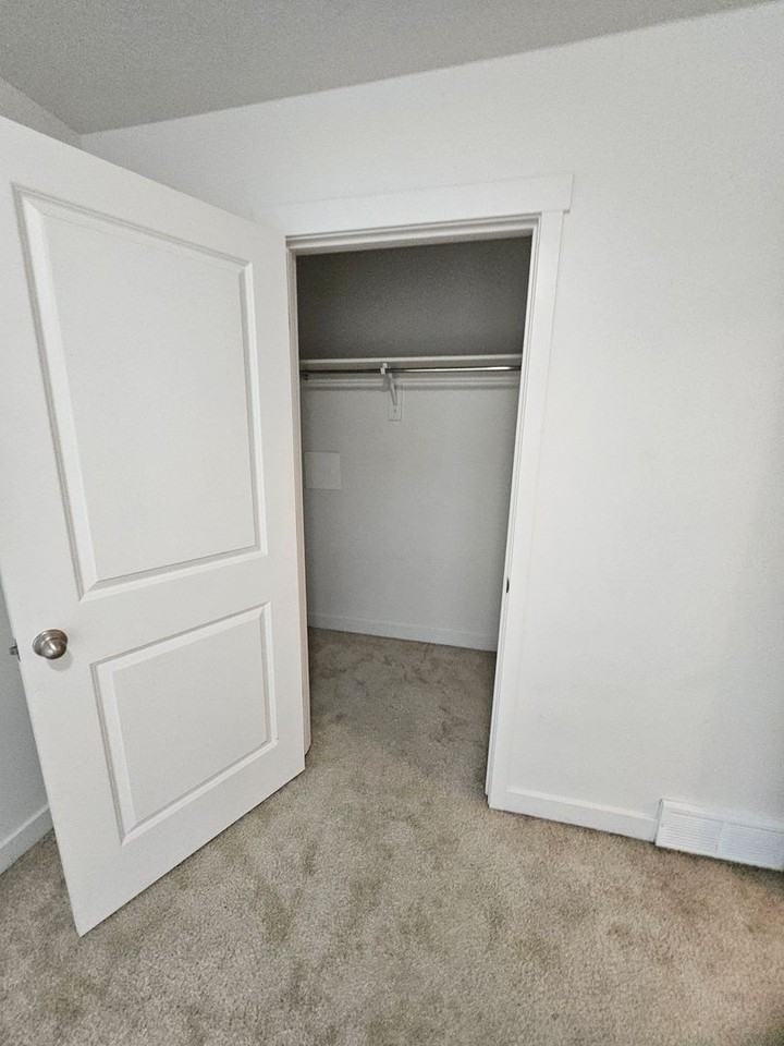 1506 S 615 W - Photo 6 of 47