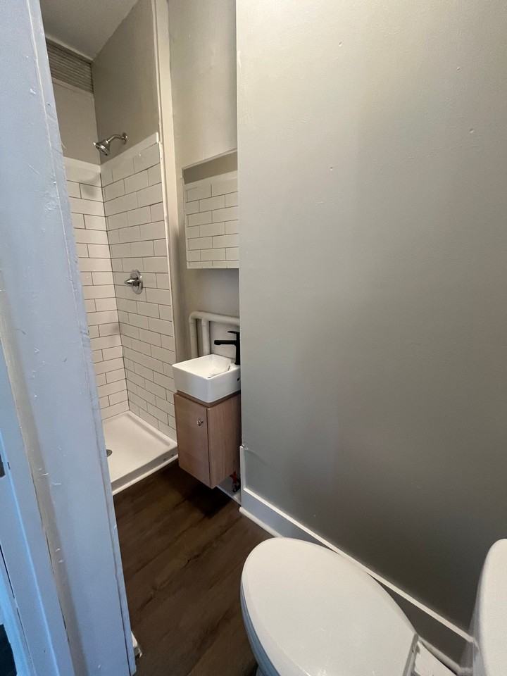 1018 S 3rd St - Photo 3 of 8