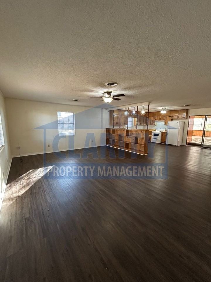 4175 Pryor Rd Ne - Photo 6 of 18