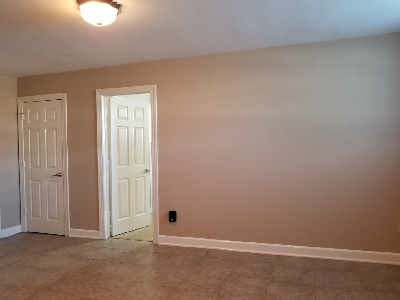 Historic Garrison Flats Apartments - Photo 4 of 29