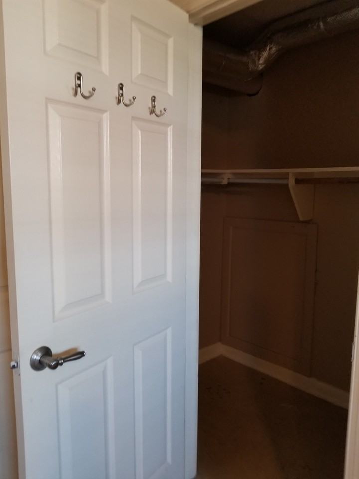 Historic Garrison Flats Apartments - Photo 7 of 29