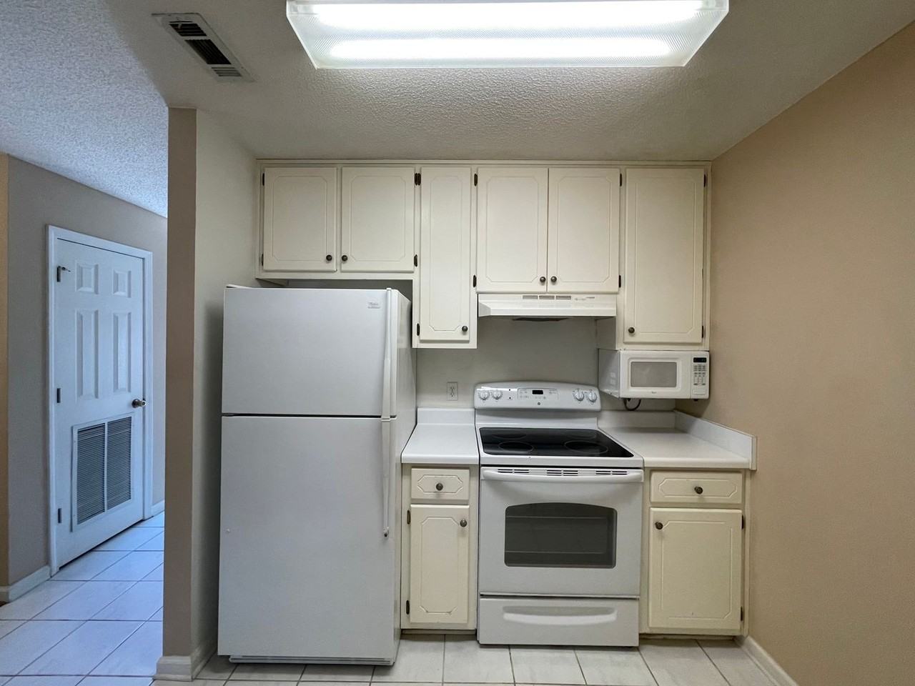 118 Commons Dr - Photo 7 of 23