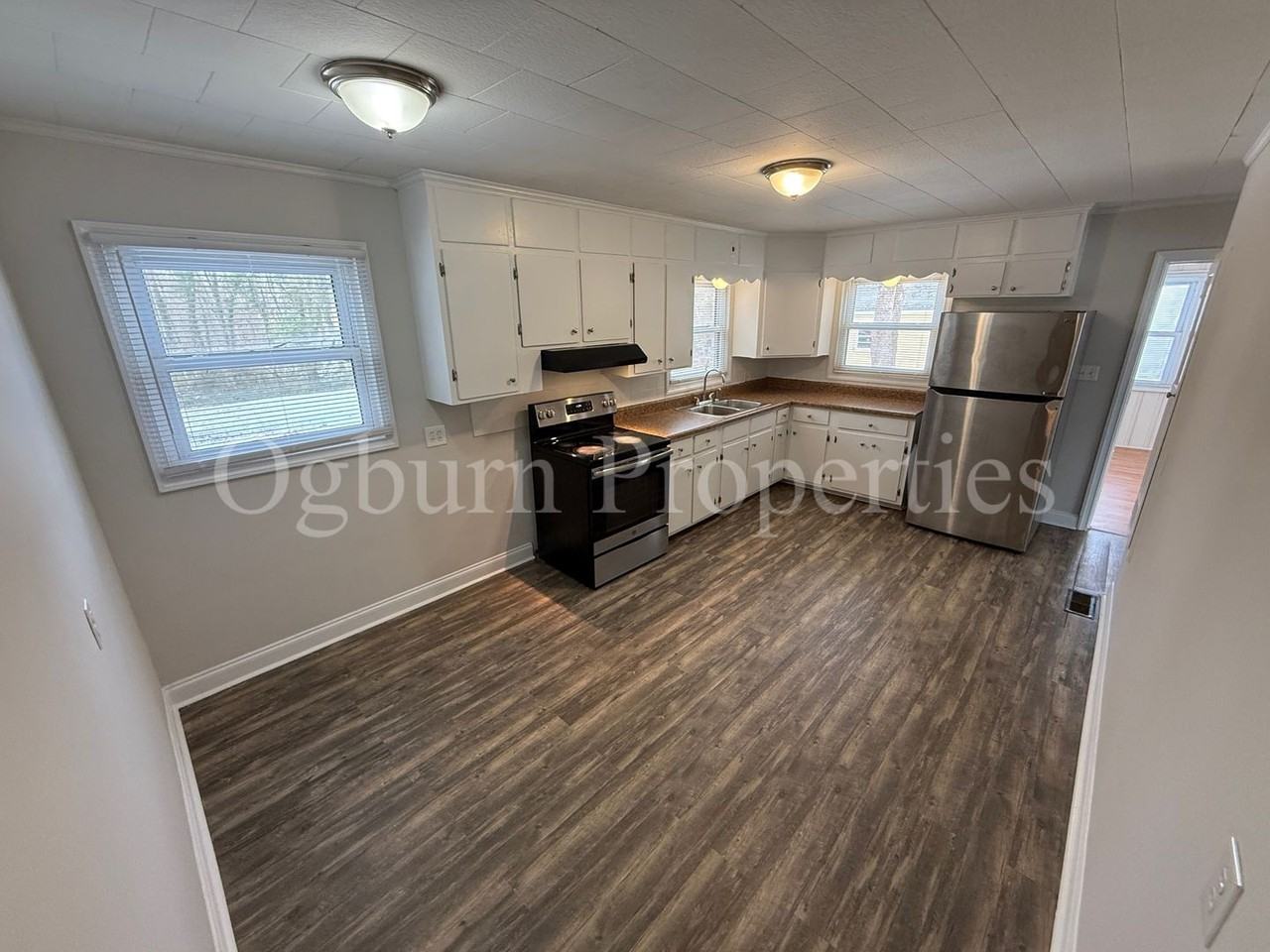 3958 Northampton Dr - Photo 3 of 12