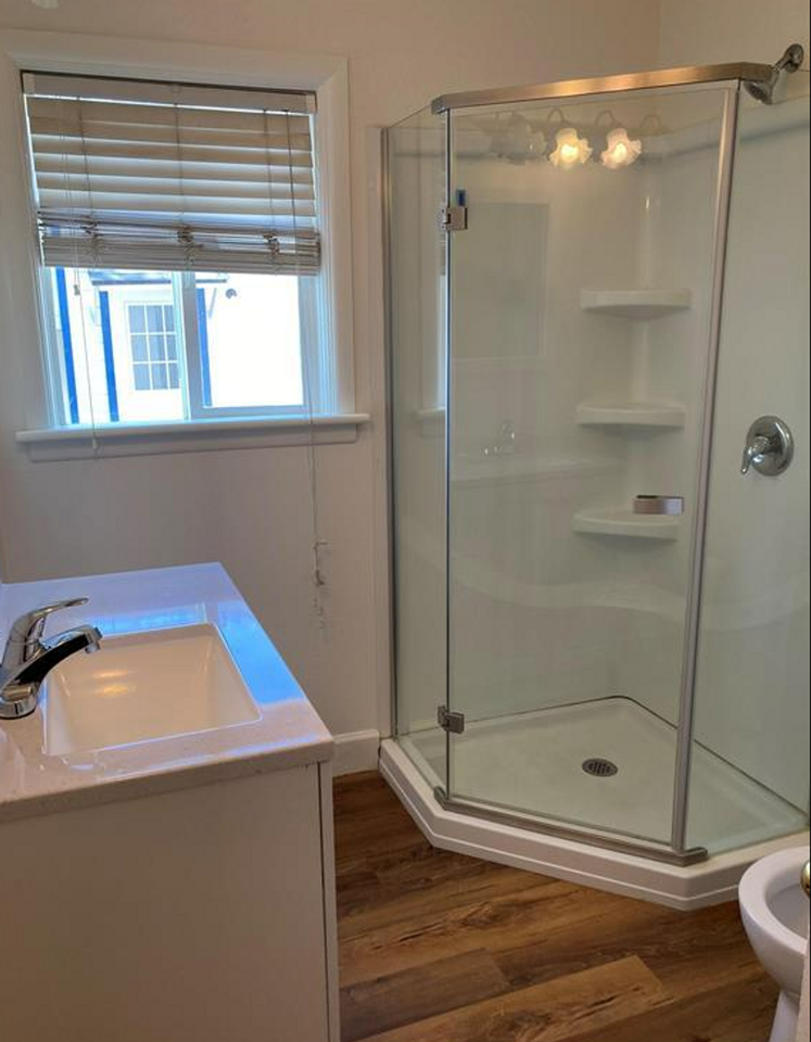 739 16th St - Photo 4 of 7