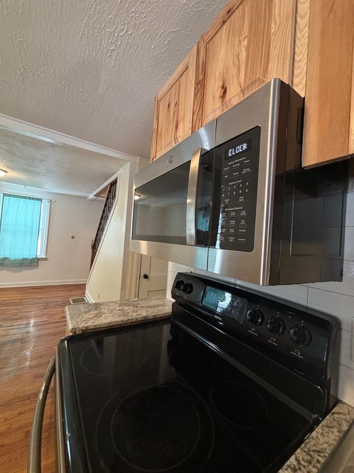 110 Victory Dr - Photo 5 of 21