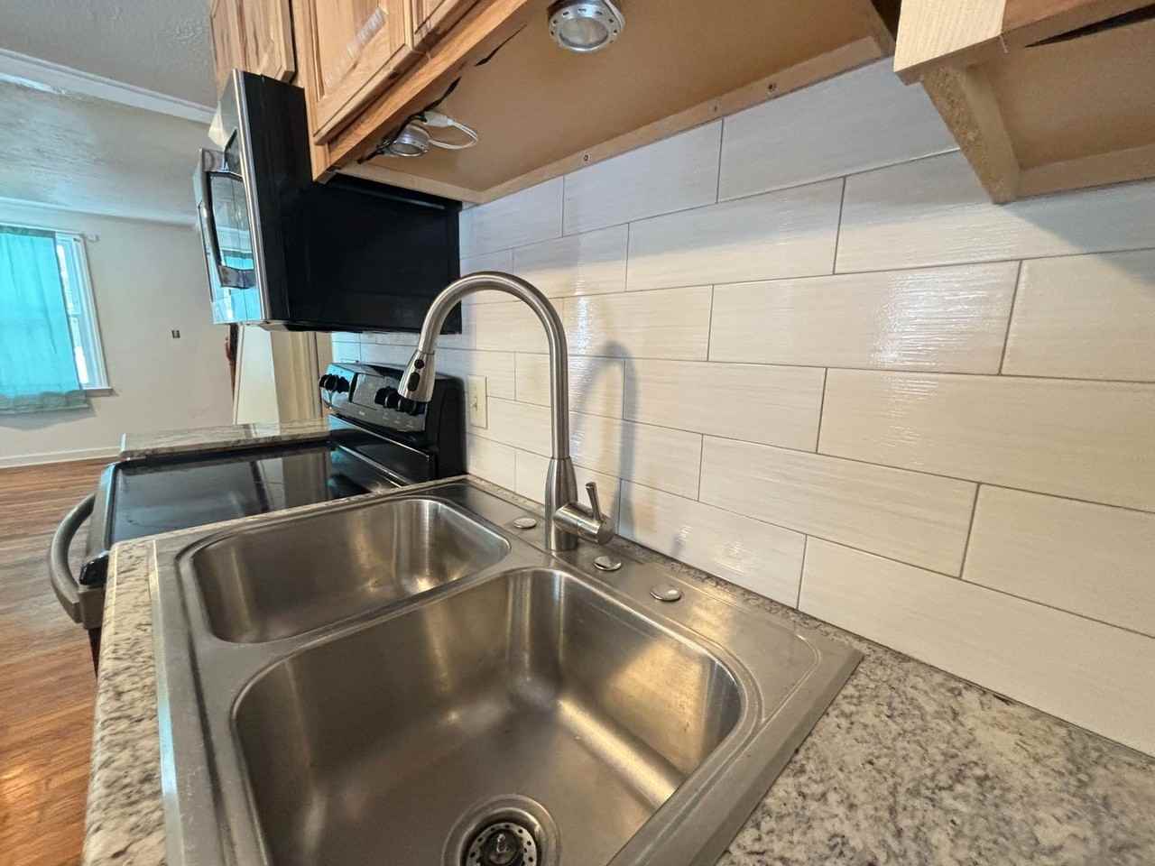 110 Victory Dr - Photo 6 of 21