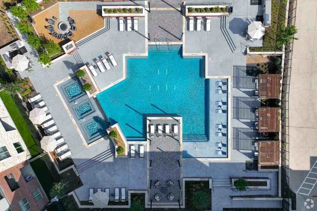 3815 Southgate Village Way - Photo 4 of 17