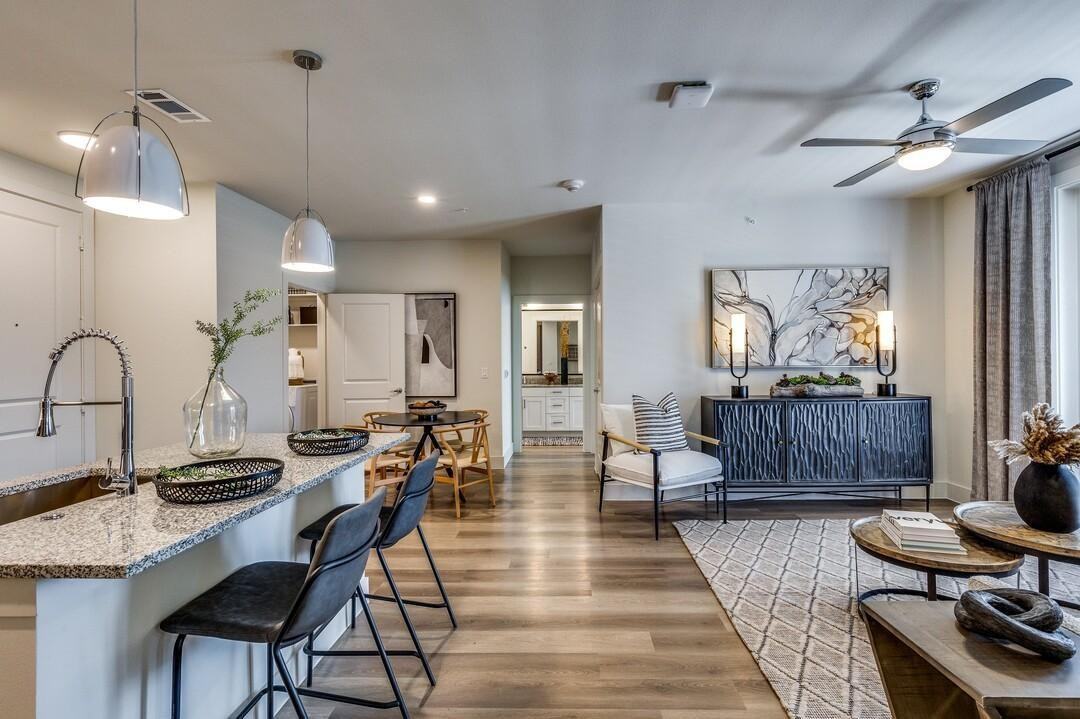 3815 Southgate Village Way - Photo 6 of 17