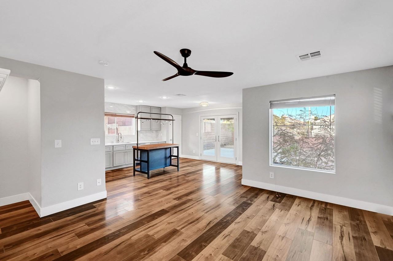 812 Sistine St - Photo 3 of 39
