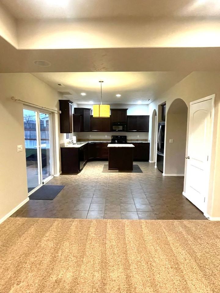 5718 Tyre Dr - Photo 7 of 37