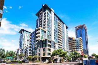 425 W Beech St - Photo 1 of 1