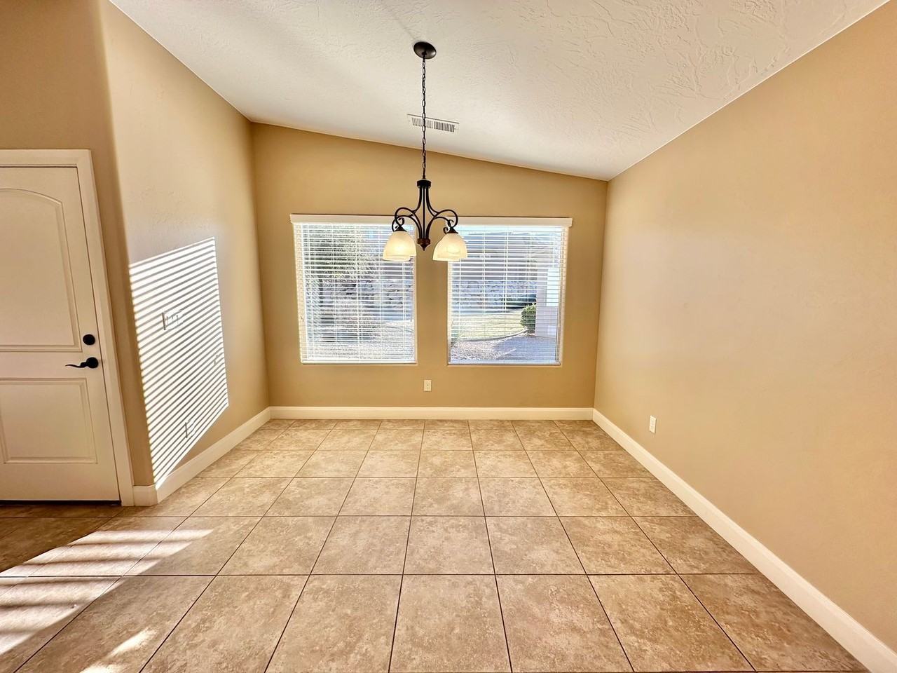 518 N Creek Ridge Cir - Photo 7 of 25