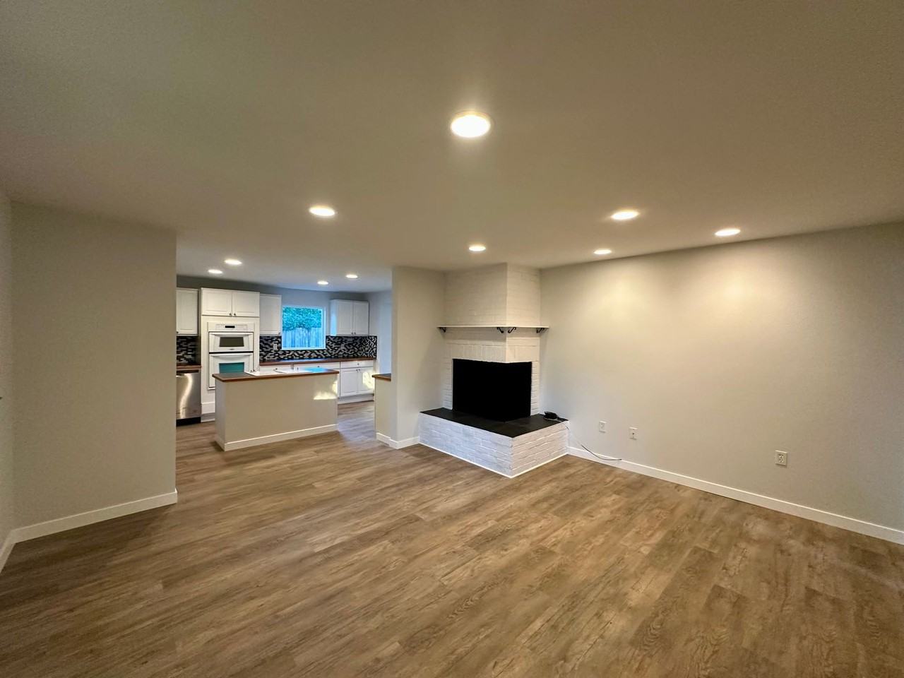 3012 Alderwood Ave - Photo 7 of 27