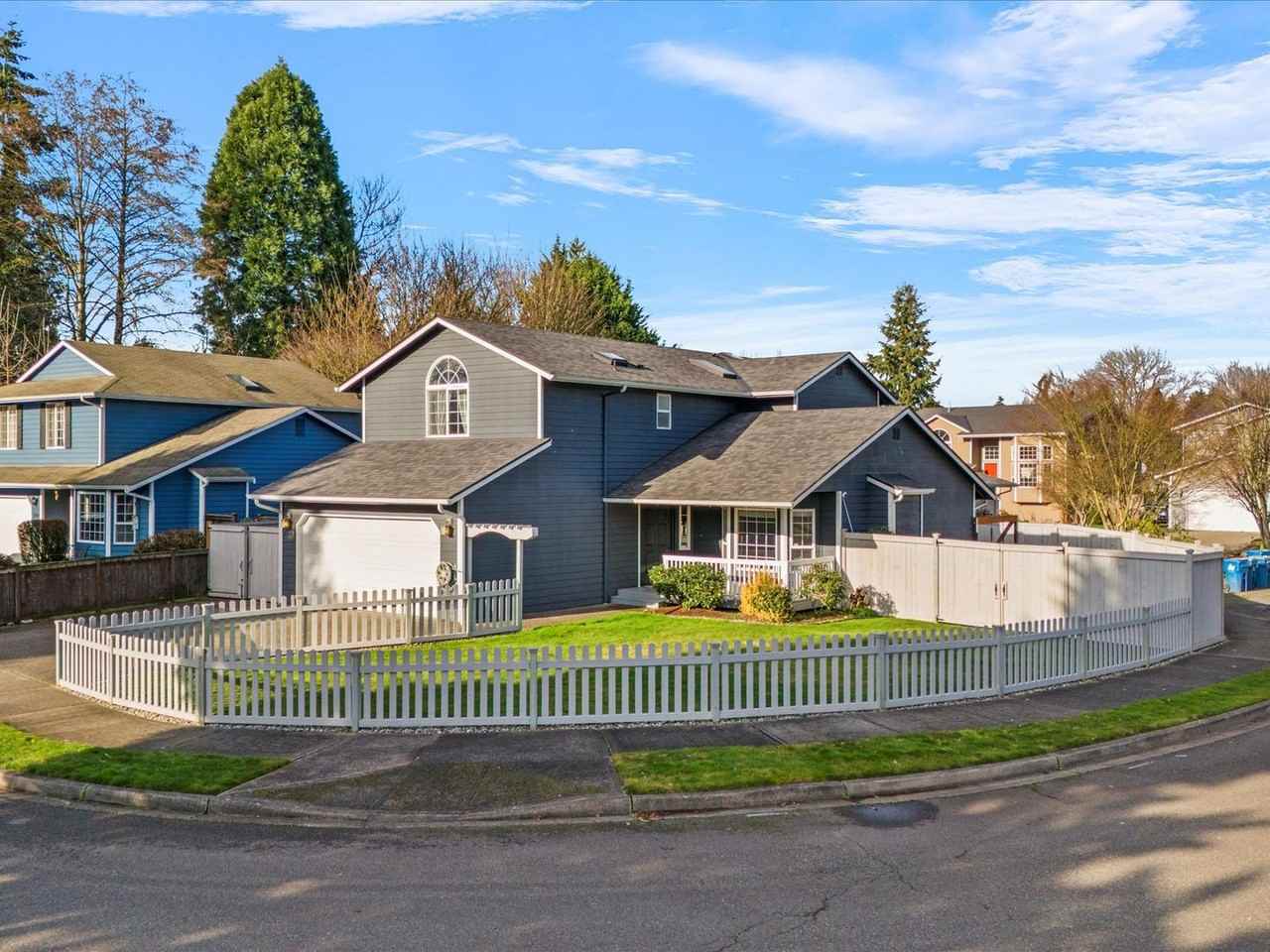 17213 Sawyer St Se - Photo 2 of 38