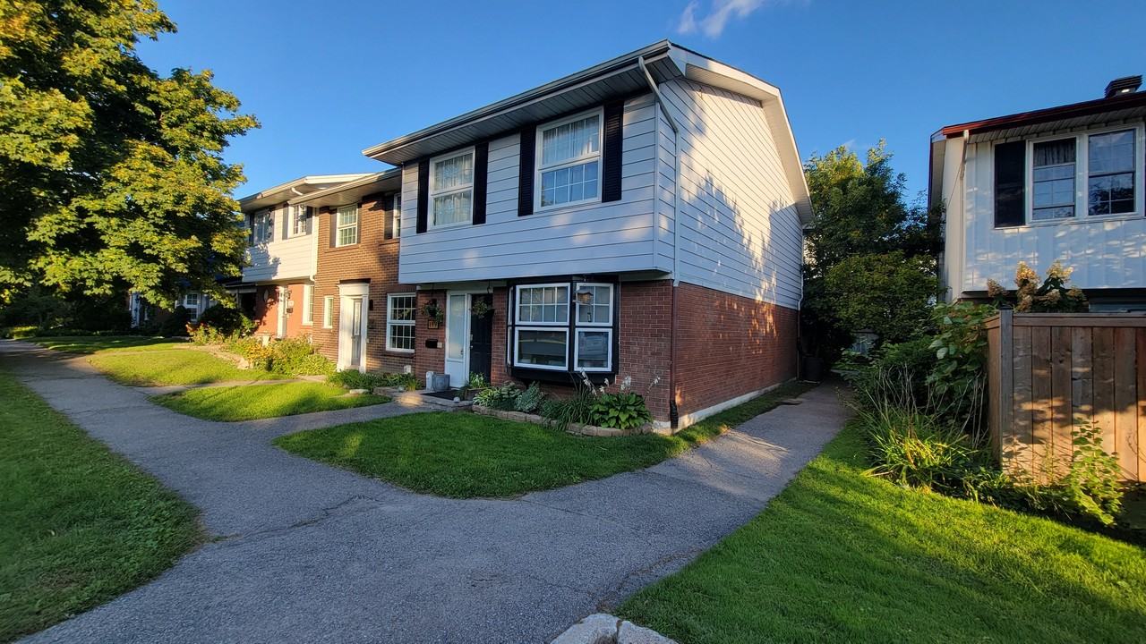 199 Monterey Drive - Photo 2 of 13