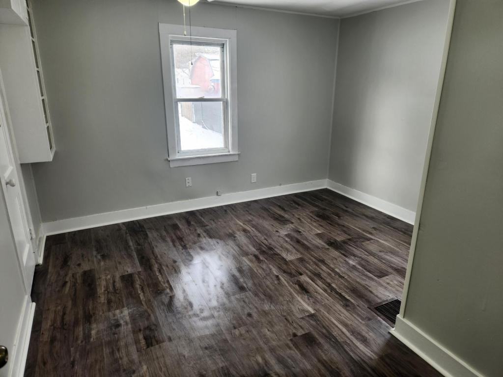 212 S Union St - Photo 5 of 6