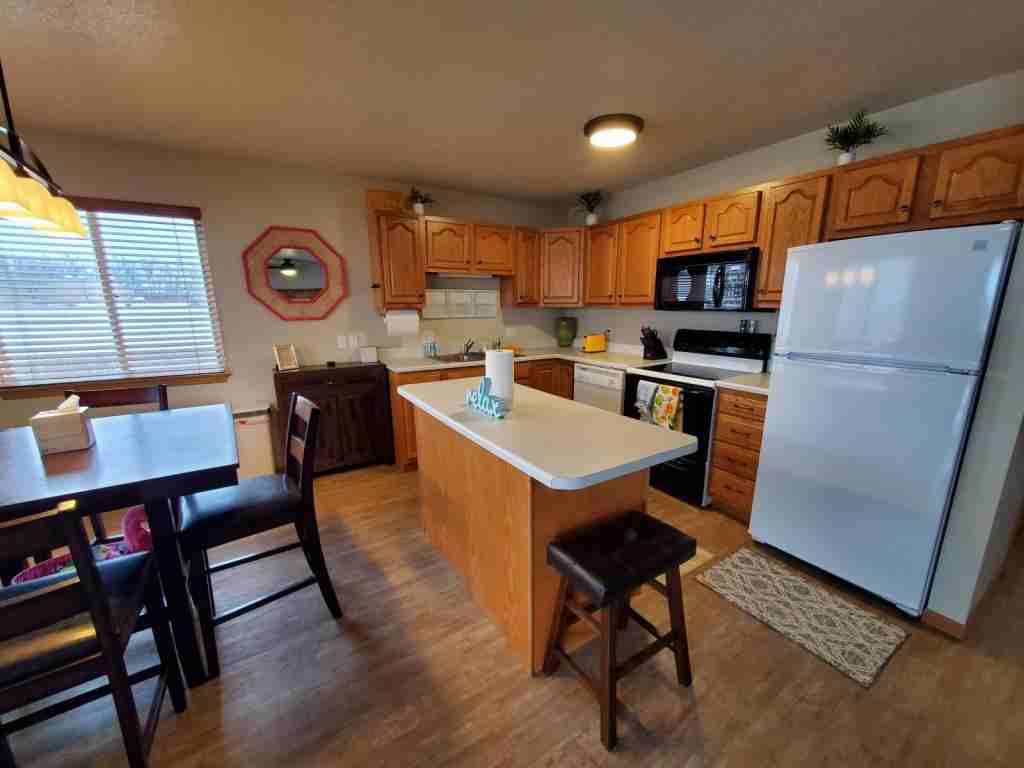 1652 Exchange St - Photo 3 of 18