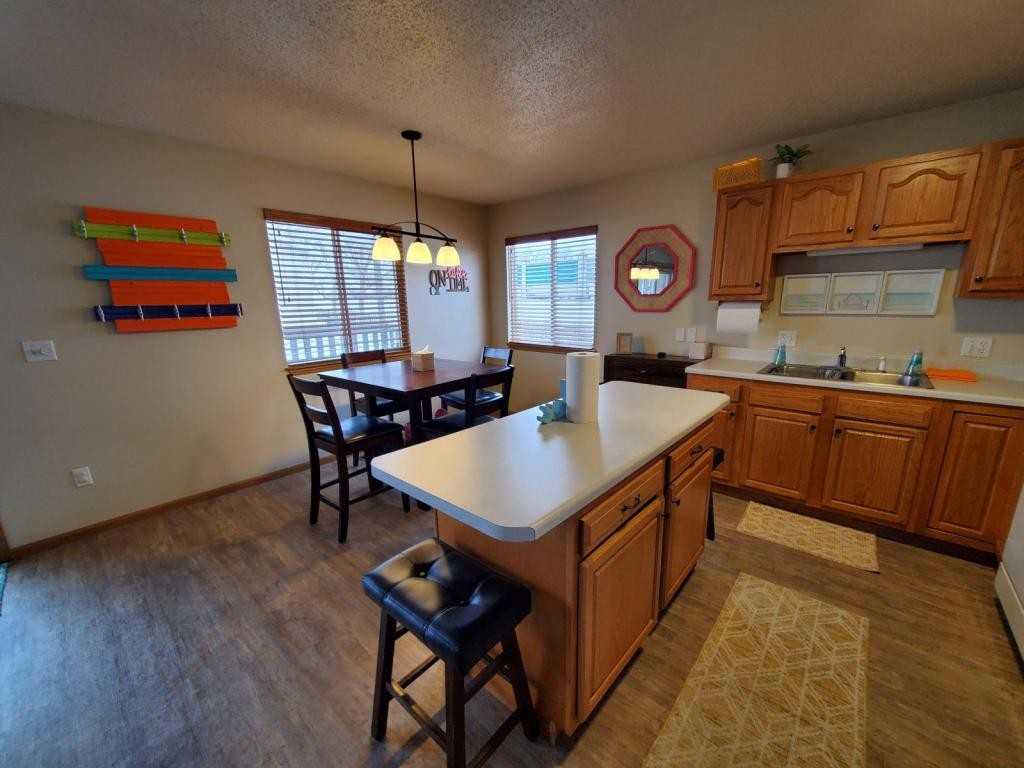 1652 Exchange St - Photo 4 of 18