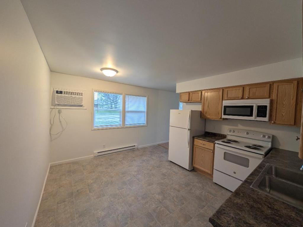 9015 Midway Dr - Photo 5 of 14