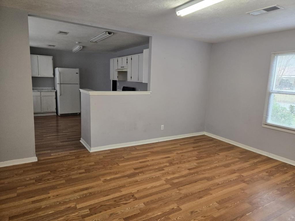 85 Lindsey St - Photo 5 of 14