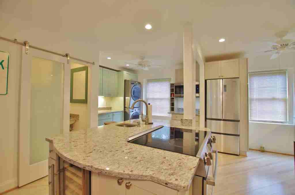 2407 Arlington Blvd ##102 - Photo 7 of 20