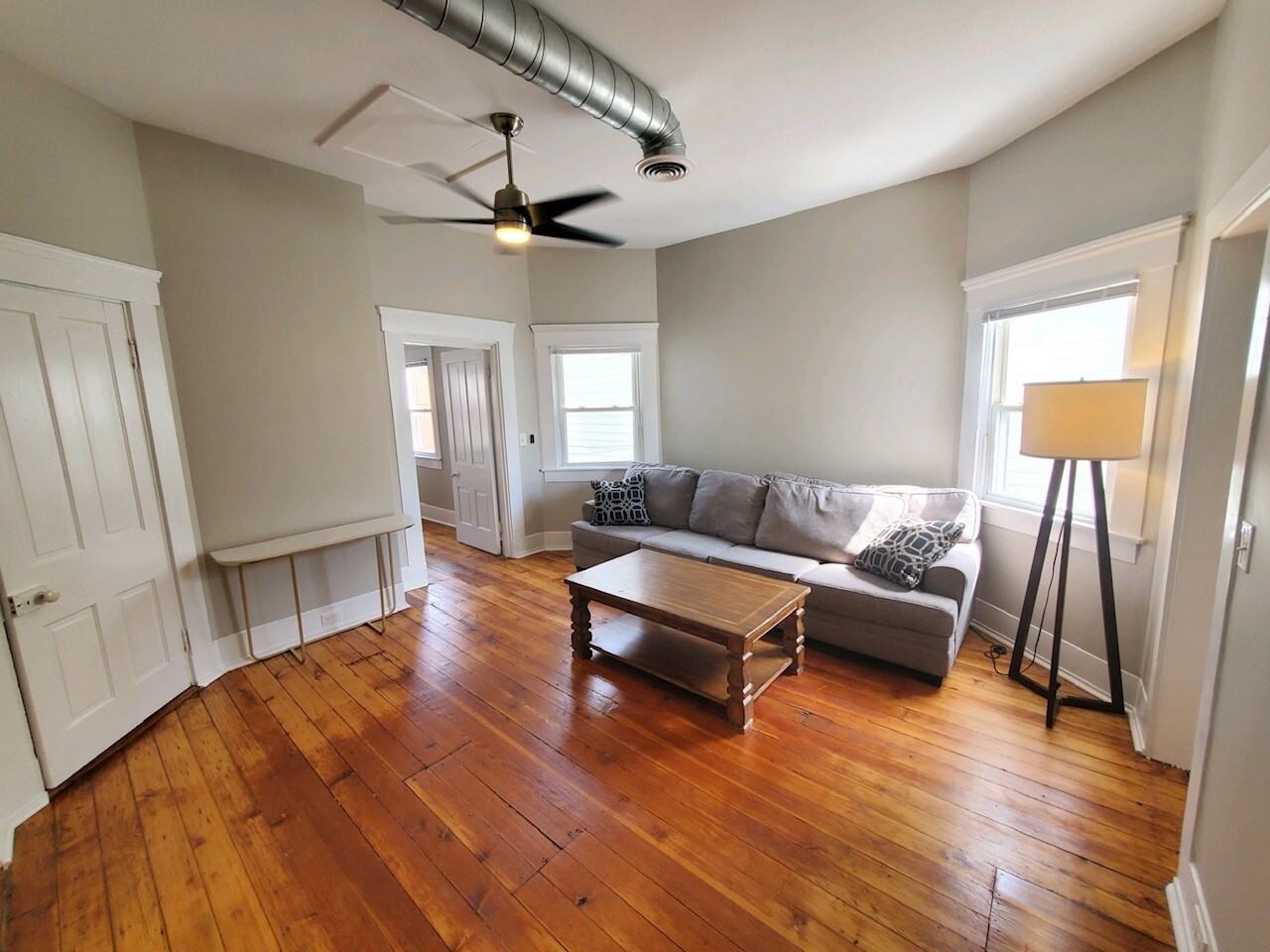 1114 Columbia St #2 - Photo 6 of 12