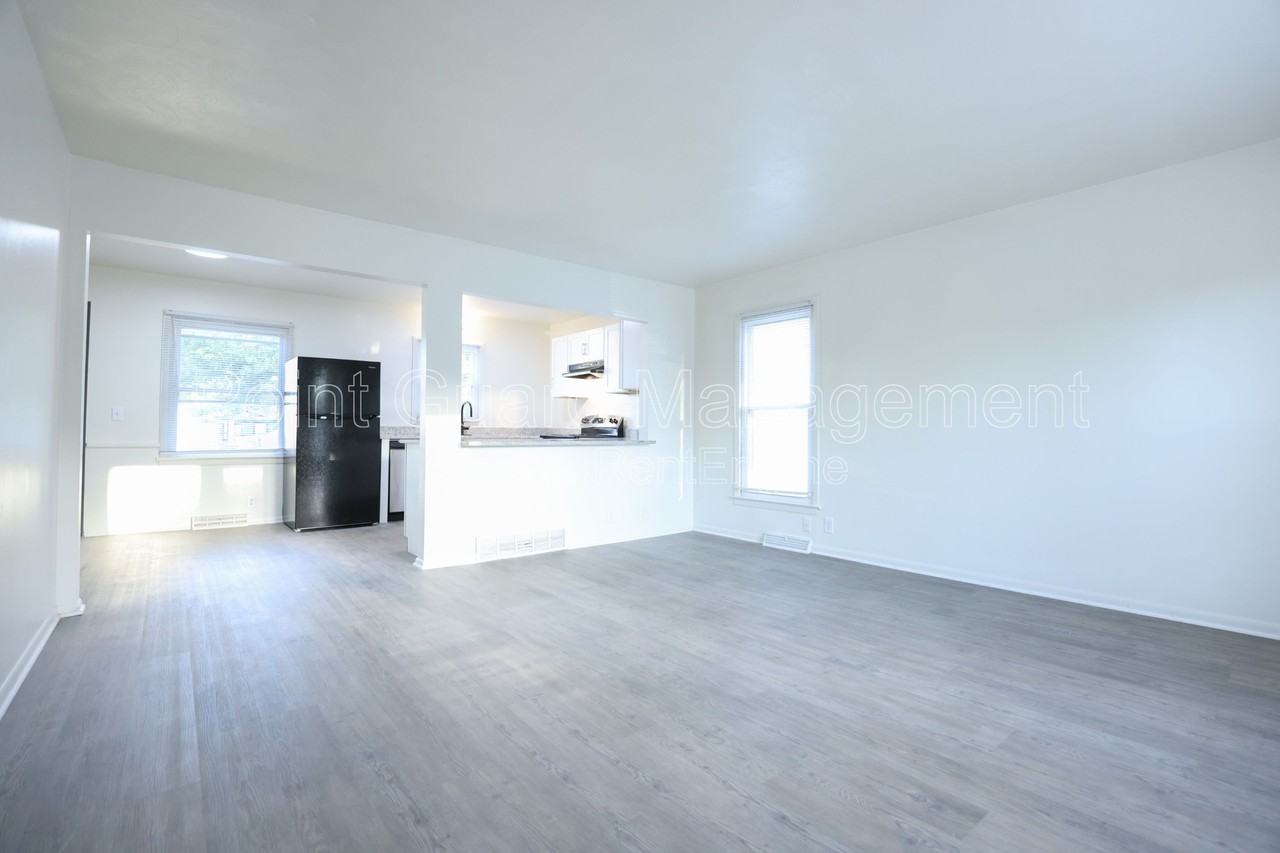 5107 N 60th St #5107 - Photo 2 of 22