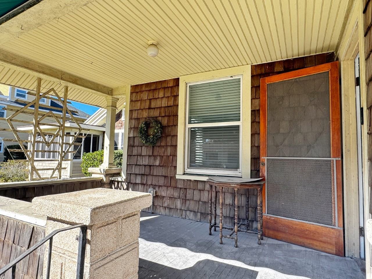 140 Oviedo St - Photo 2 of 27