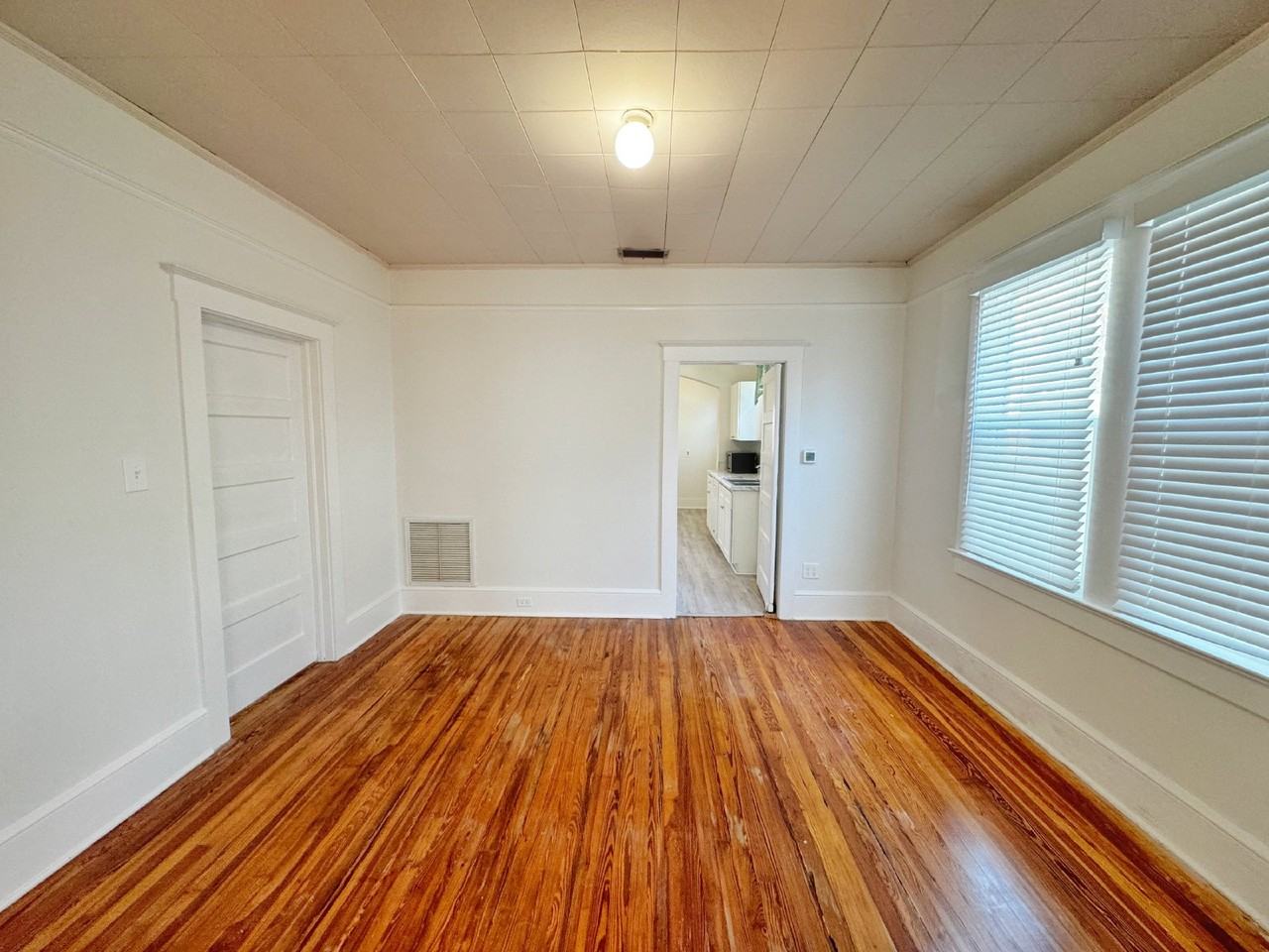 140 Oviedo St - Photo 7 of 27