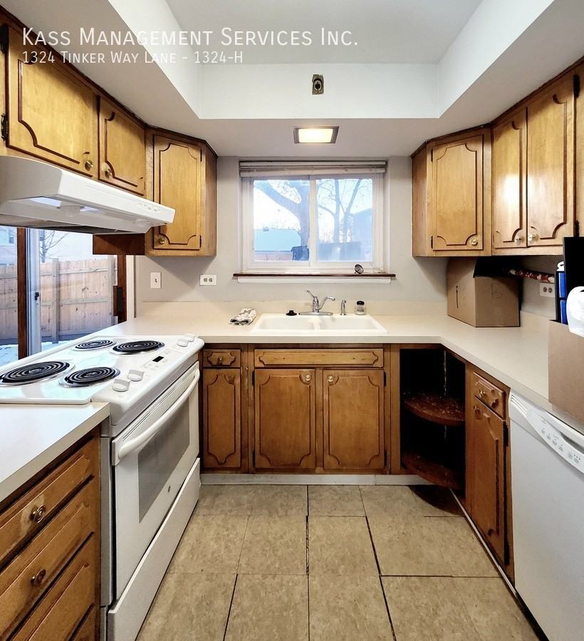 1324 Tinker Way Ln. #H - Photo 2 of 14