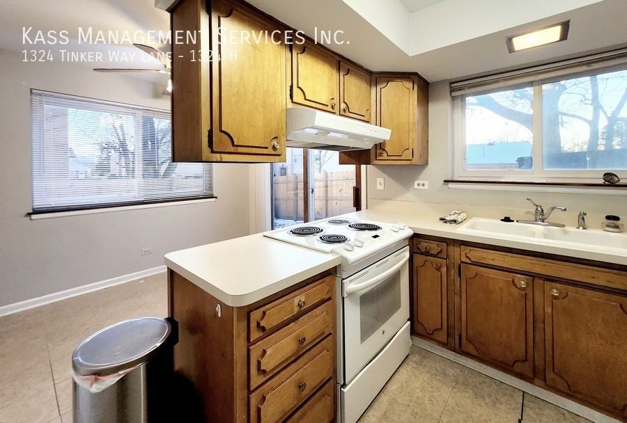 1324 Tinker Way Ln. #H - Photo 3 of 14