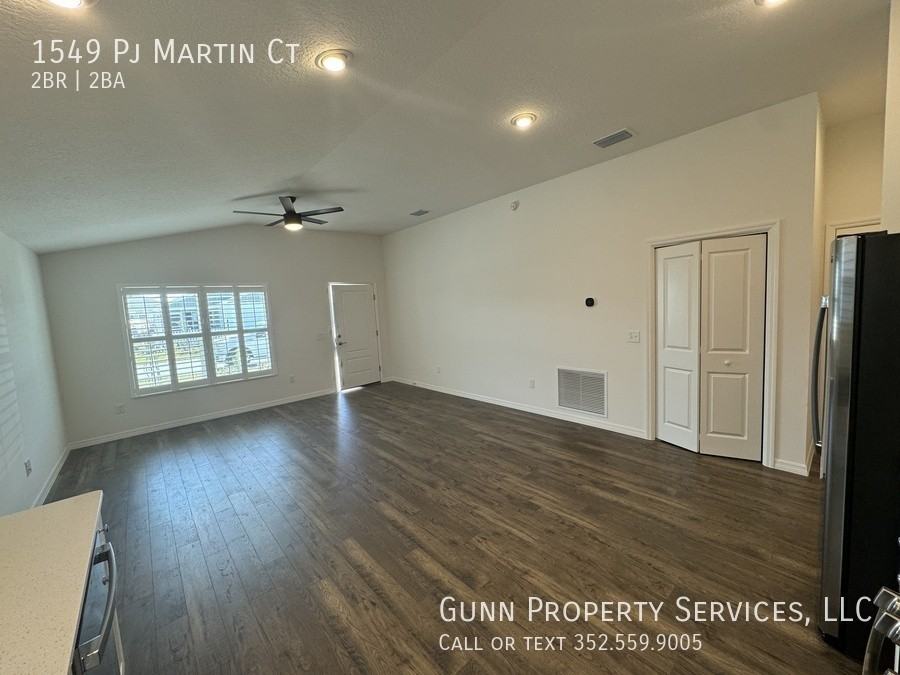 1549 Pj Martin Ct - Photo 2 of 13